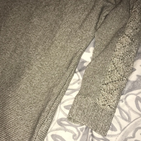 New York and company 3/4 sleeve sweater - Picture 3 of 6